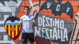 Mark Chust przedłuża kontrakt z Valencią