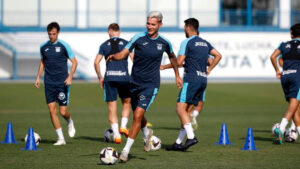 Saénz jedną nogą poza Valencią