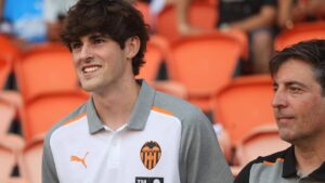 Valencia prezentuje nową koszulkę treningową