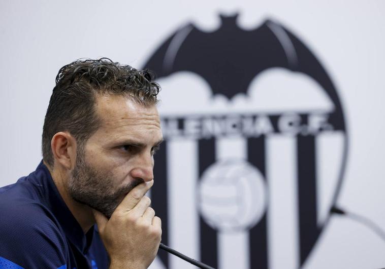 Baraja: “Dziesięć odejść i trzy wzmocnienia? Jesteś wystarczająco inteligentny, by znać naszą sytuację z tymi liczbami”.