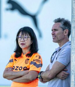 Szefowie Valencii spotkali się w Paternie, aby omówić koniec okienka transferowego