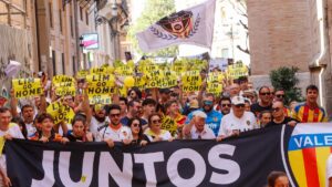 “Kibice Valencii nie mogą delegować rentowności swojego klubu stronom trzecim”.