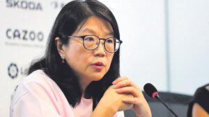 Peter Lim i Layhoon nerwowo szukają źródła przecieków o możliwych przestępstwach podatkowych wciąż urzędującego prezesa Valencii CF.