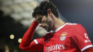 Guedes odwiedza Valencię