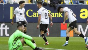 Młodzieżowy polot (1-4)