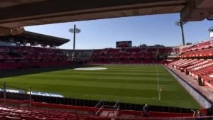 “Mecz Granada-Valencia zostanie przełożony”.