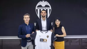 Oficjalnie: Rafa Mir wraca do Valencii CF