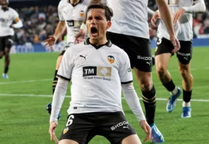 Ile hiszpańskie drużyny wydały na transfery w letnim okienku transferowym?