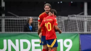 Yarek i Raúl Jiménez z drużyną U19 docierają do finału