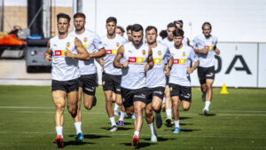 Październik w Valencii CF: łagodniejszy kalendarz i więcej możliwości dla Barajy