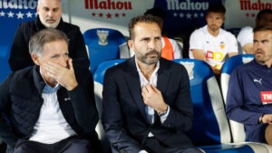 Baraja tym razem staje w obronie piłkarzy