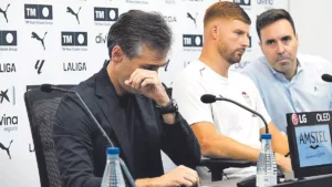 Corona szuka zastępców dla Rafy Mira i Caufrieza