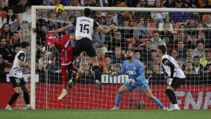 Valencia na kursie kolizyjnym z 2 ligą (0-1 z Rayo)