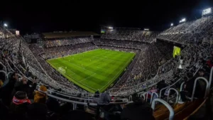 Mestalla odnotowała średnią frekwencję 42 696 kibiców na mecz