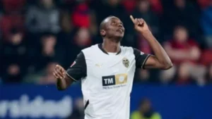 Sadiq ratuje punkt pomimo fatalnych błędów w obronie (3-3)