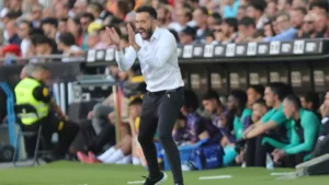 O co gra Valencia przeciwko Betisowi?