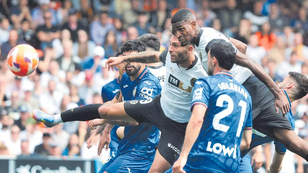 Mosquera i Valencia CF dają sobie drugą szansę