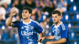 Valencia negocjuje w sprawie Ivána Azóna