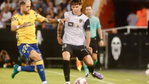 Valencia sprzedaje Rodrigo Abajasa