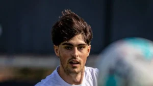 Javi Guerra chce przedłużyć kontrakt z Valencią CF