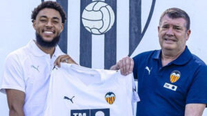 Oficjalnie: Danjuma szóstym transferem Valencii CF