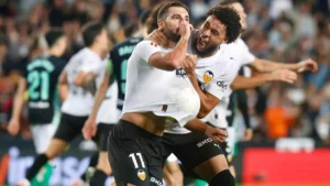 Waleczna Valencia neutralizuje Betis (1-1)