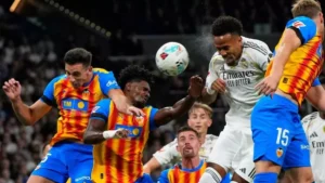 Ostatni manewr Corberána w poszukiwaniu rozwiązań