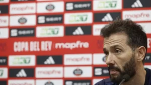 Corberán „karze” Rabę i Santamaríę