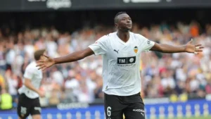 Valencia CF trzyma się życia na Mestalla (2-1)