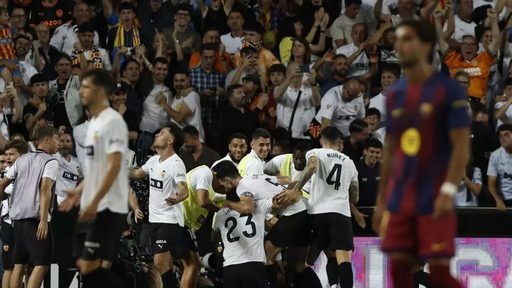 Problemy w środku obrony Valencii CF na sezon 2026/27
