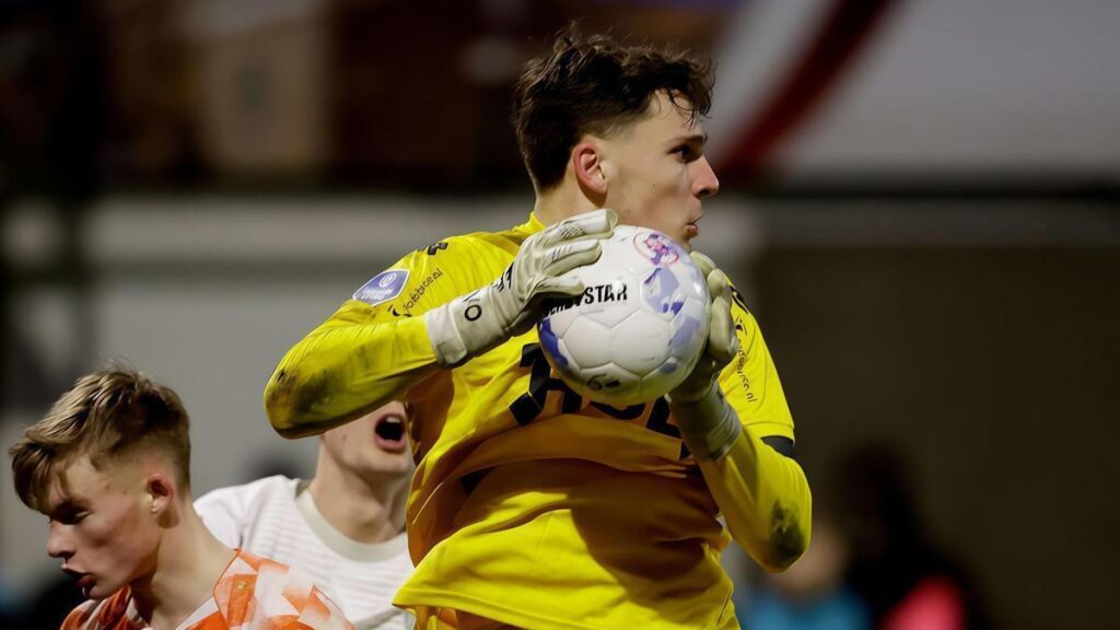 Kayne van Oevelen naciska na transfer do Valencii CF