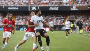 Ambitna, ale bezradna Valencia zaczyna sezon od remisu, który woła o transfery (0-0)
